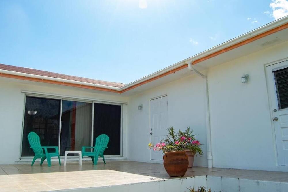 Photo of Patio Balcony in Deadmans Cay