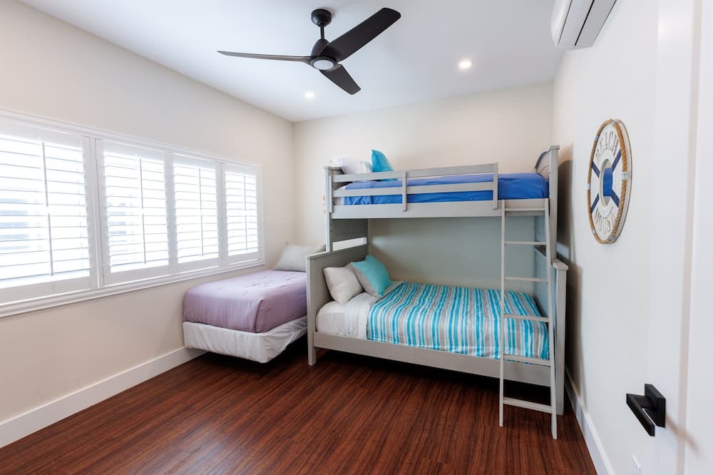 Photo of Bedroom in Windward Coast