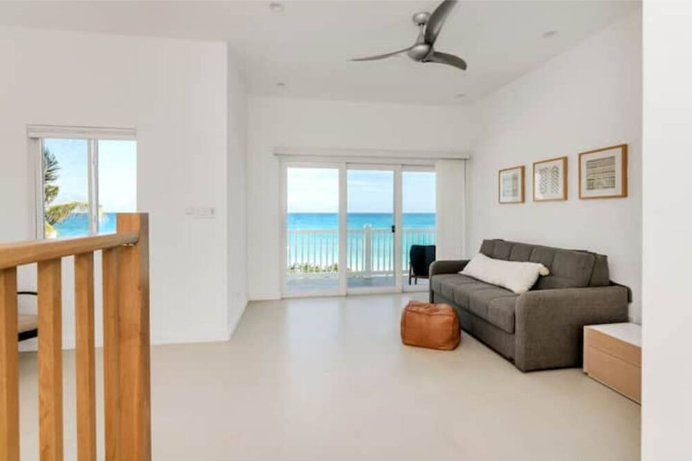 Photo of Livingroom in Farmer's Hill