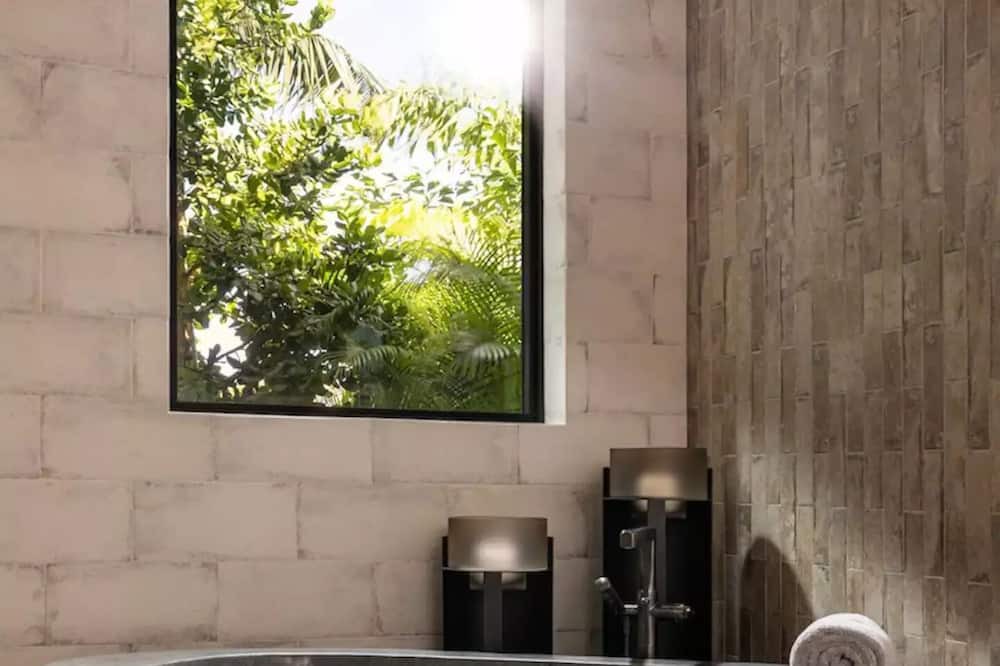 Photo of Bathroom in Nassau