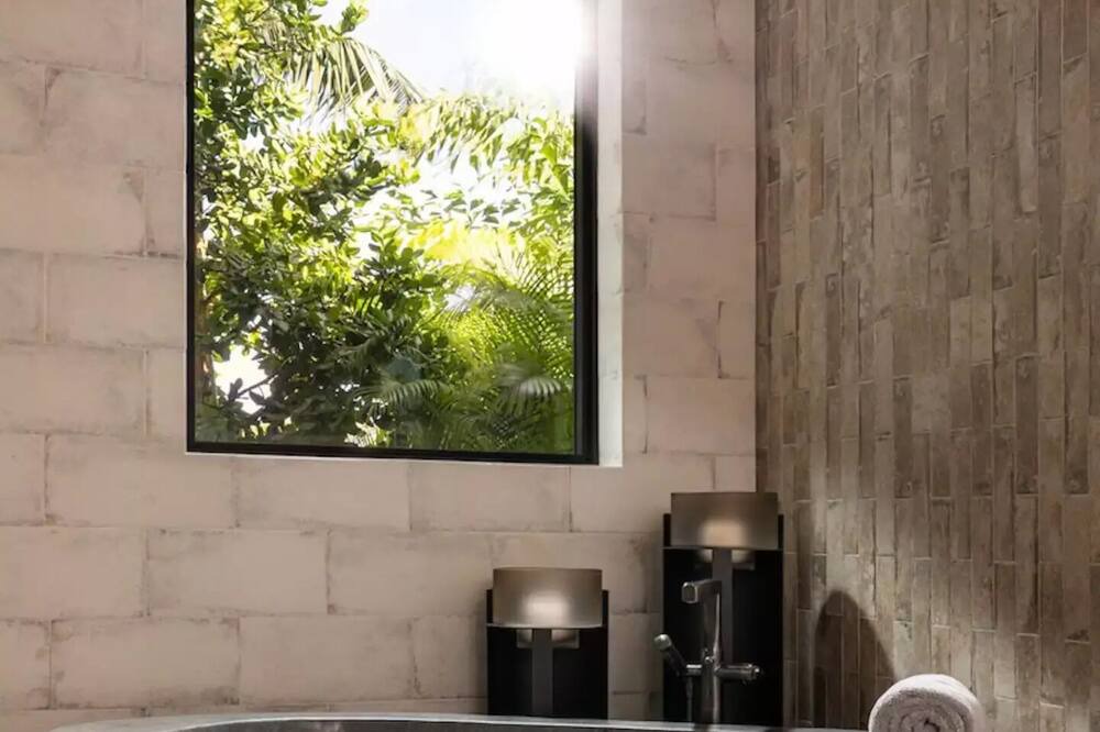 Photo of Bathroom in Nassau