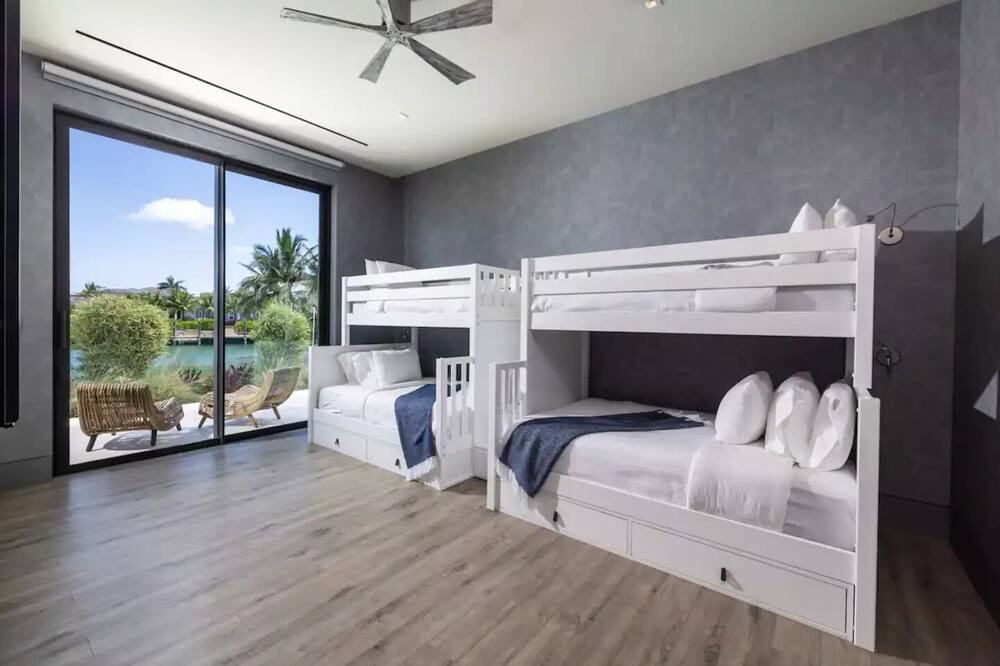 Photo of Bedroom in Nassau