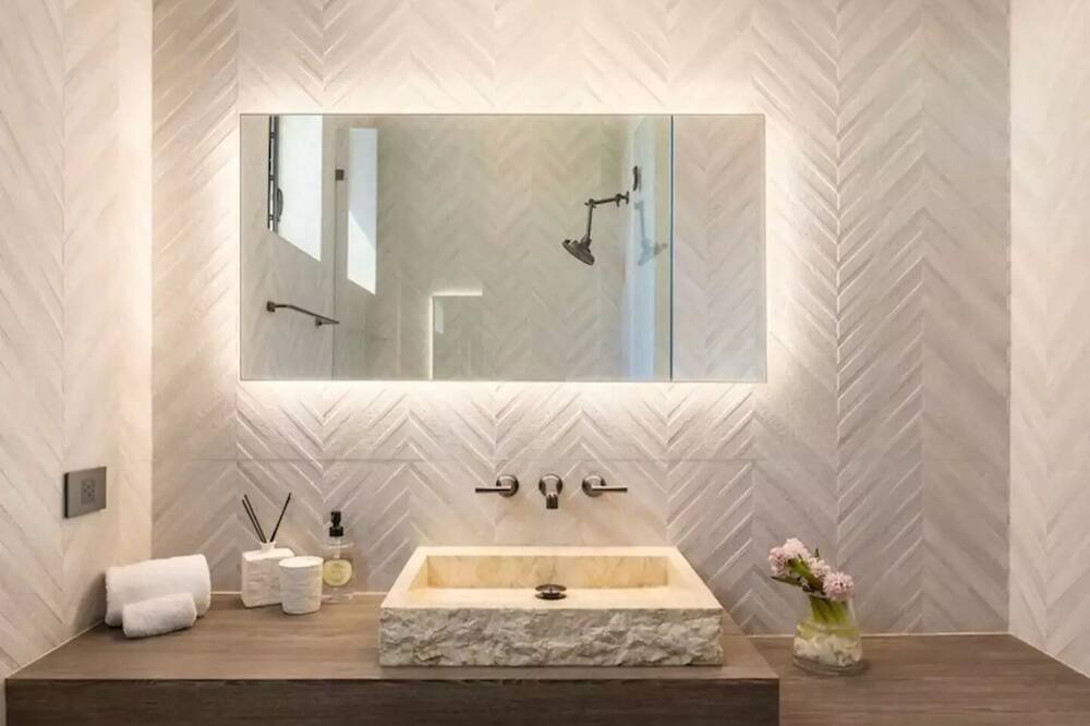 Photo of Bathroom in Nassau
