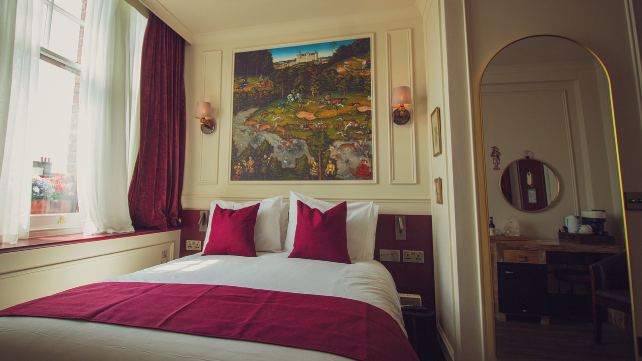 Photo of Bedroom in Royal Borough of Kensington and Chelsea