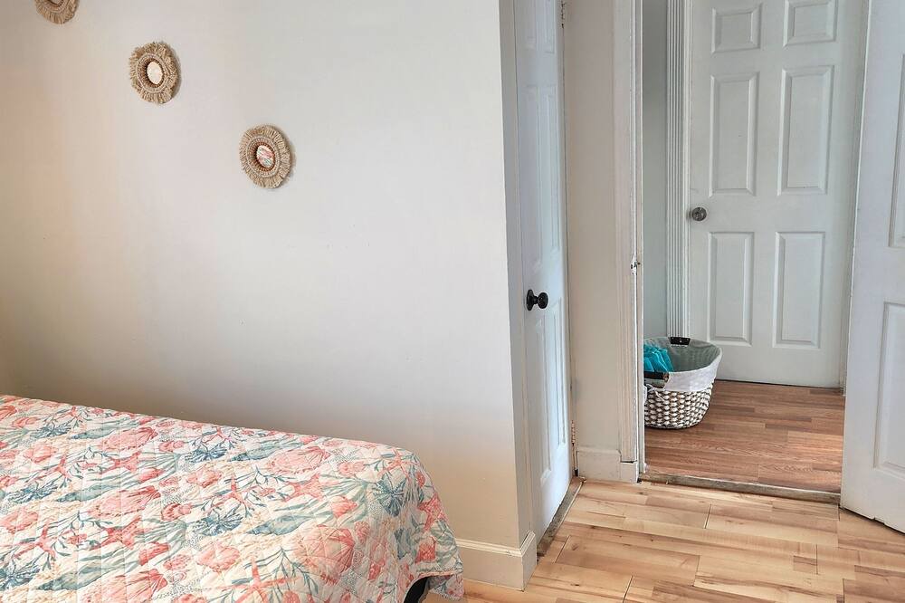 Photo of Bedroom in Rokers Point