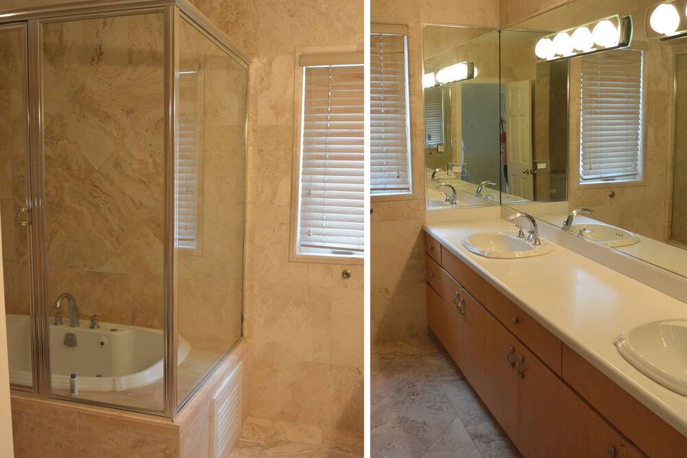 Photo of Bathroom in Nassau