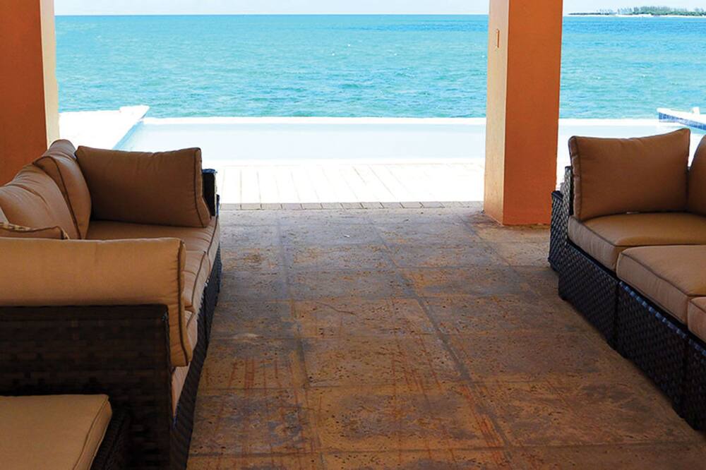 Photo of Patio Balcony in Nassau