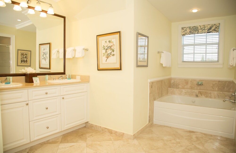 Photo of Bathroom in Dunmore Town
