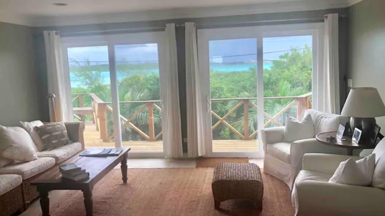 Photo of Livingroom in Staniel Cay