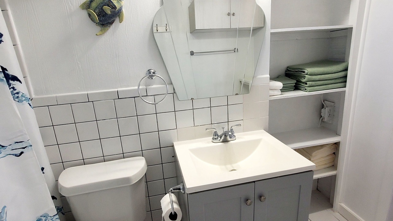 Photo of Bathroom in Spanish Wells