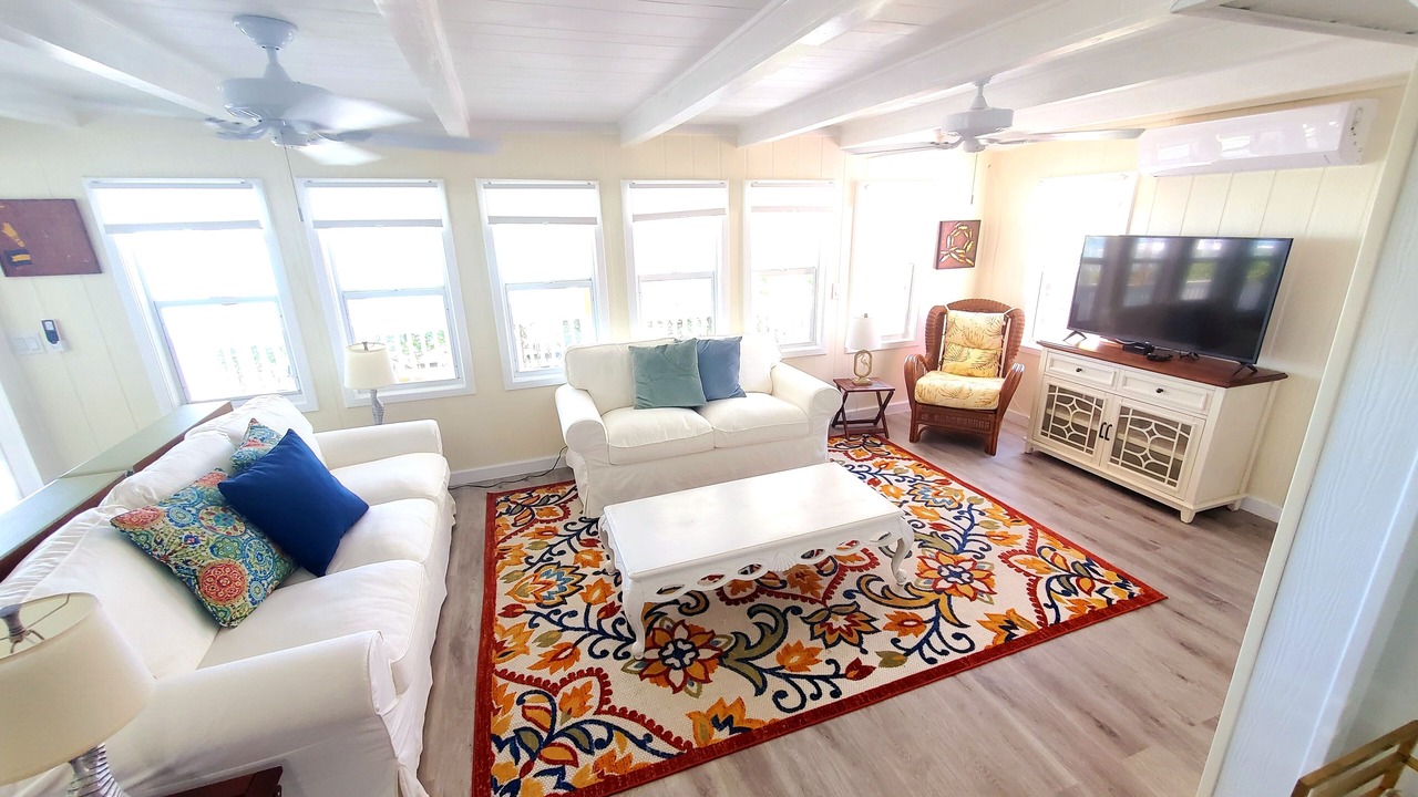 Photo of Livingroom in Spanish Wells