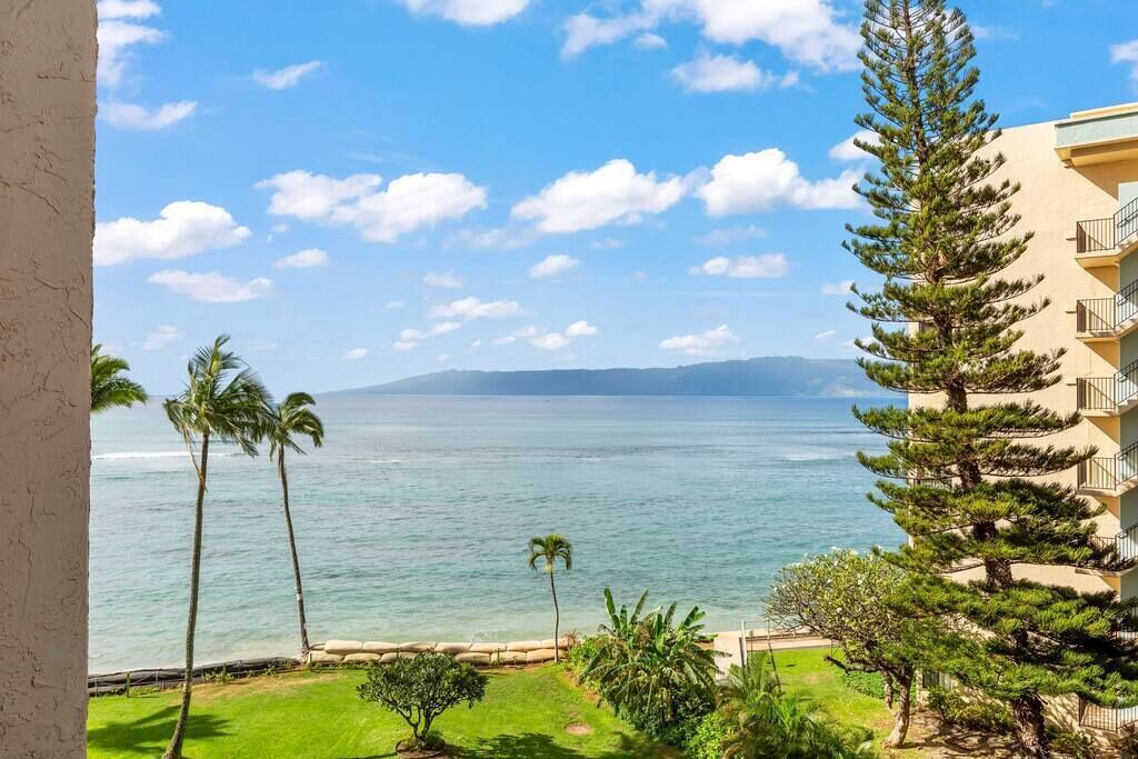 Photo of Others in Kahana