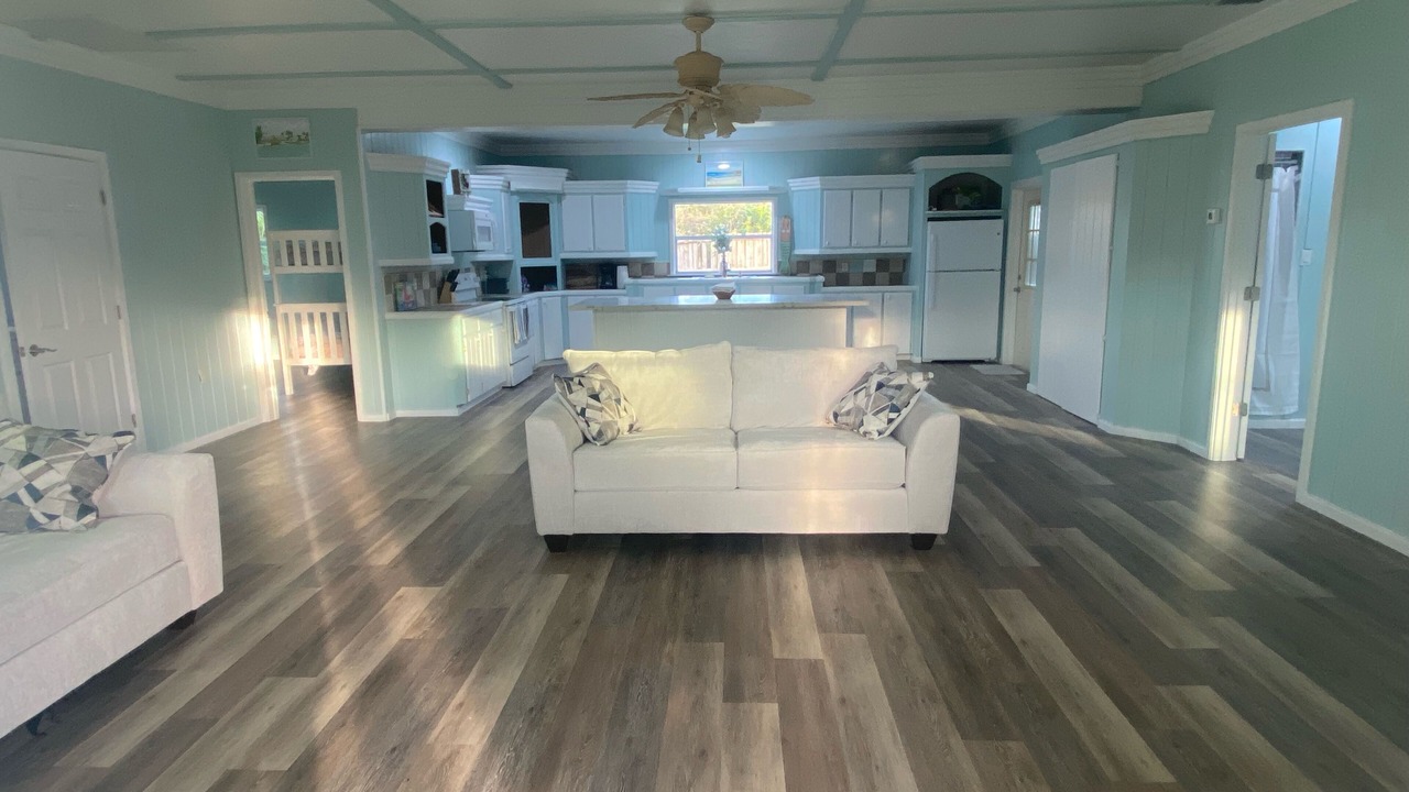Photo of Livingroom in Spanish Wells