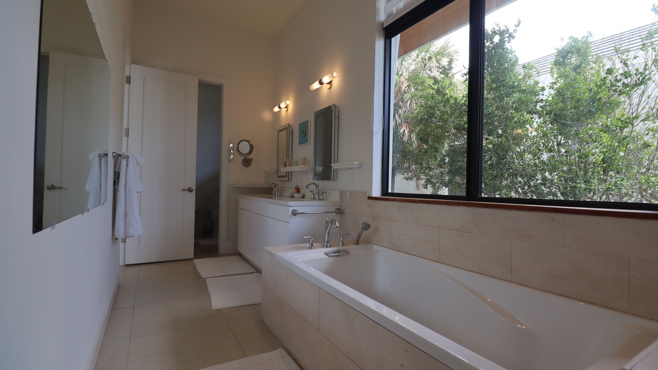 Photo of Bathroom in Alice Town