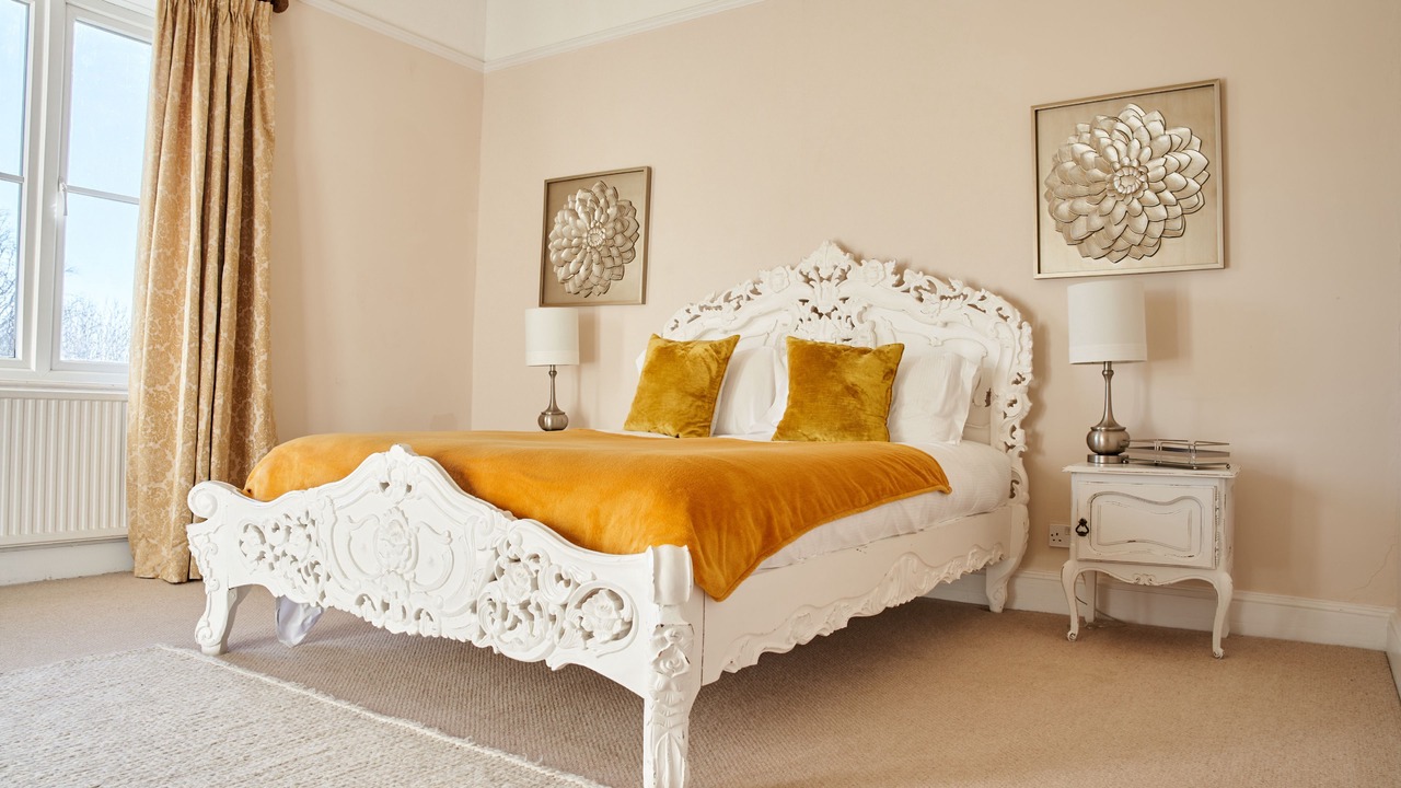 Photo of Bedroom in Blandford Saint Mary