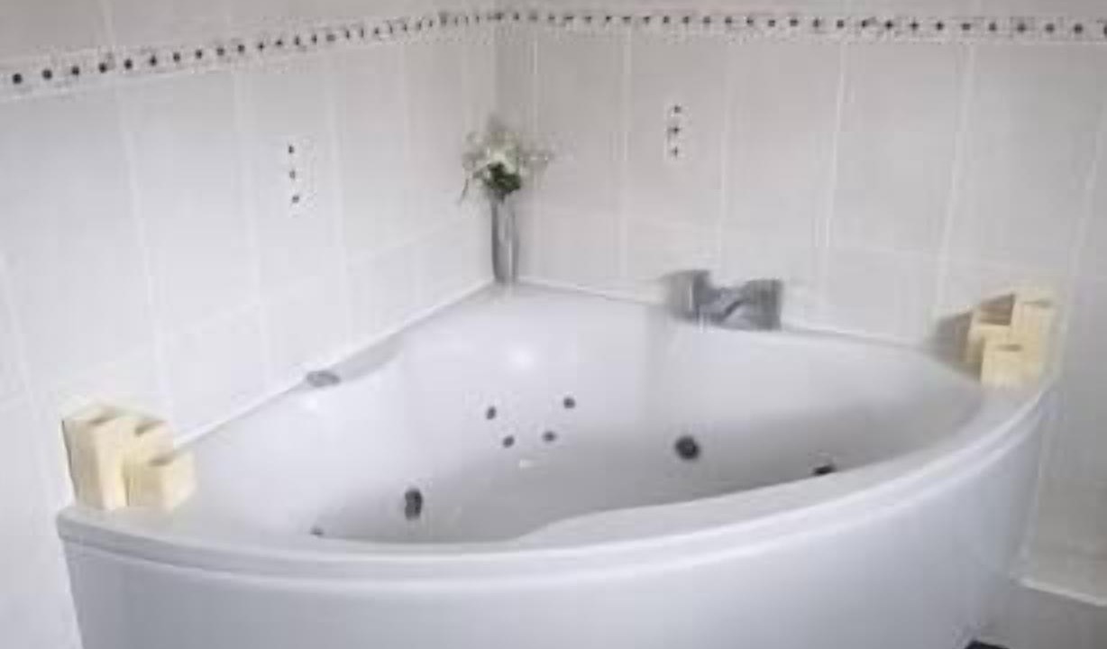 Photo of Bathroom in Bont Newydd