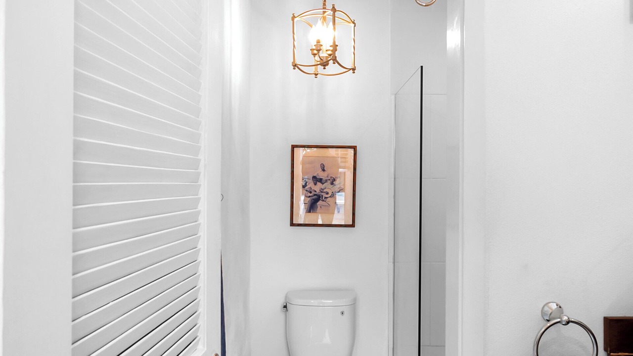 Photo of Bathroom in Dunmore Town