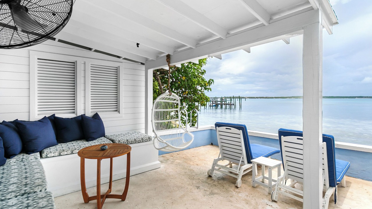 Photo of Patio Balcony in Dunmore Town
