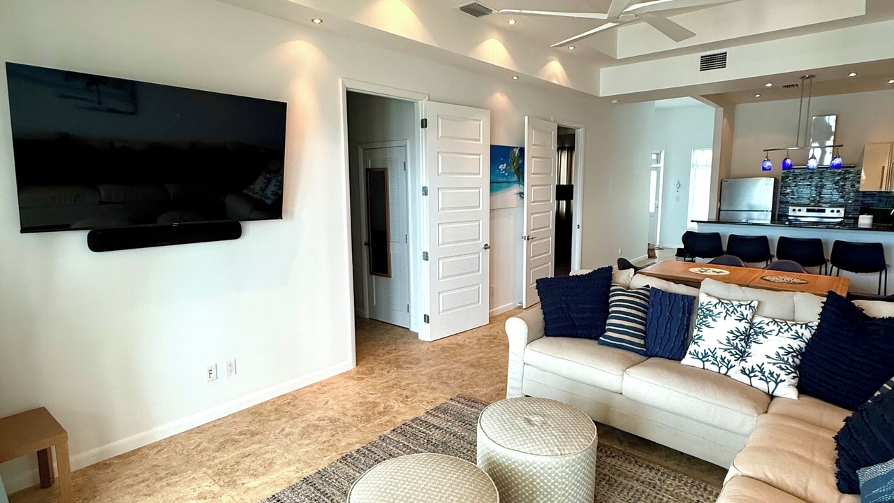 Photo of Livingroom in Bell Channel Bay