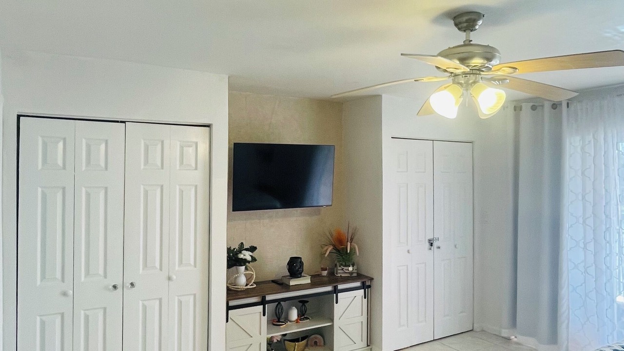 Photo of Bedroom in Bahamia West