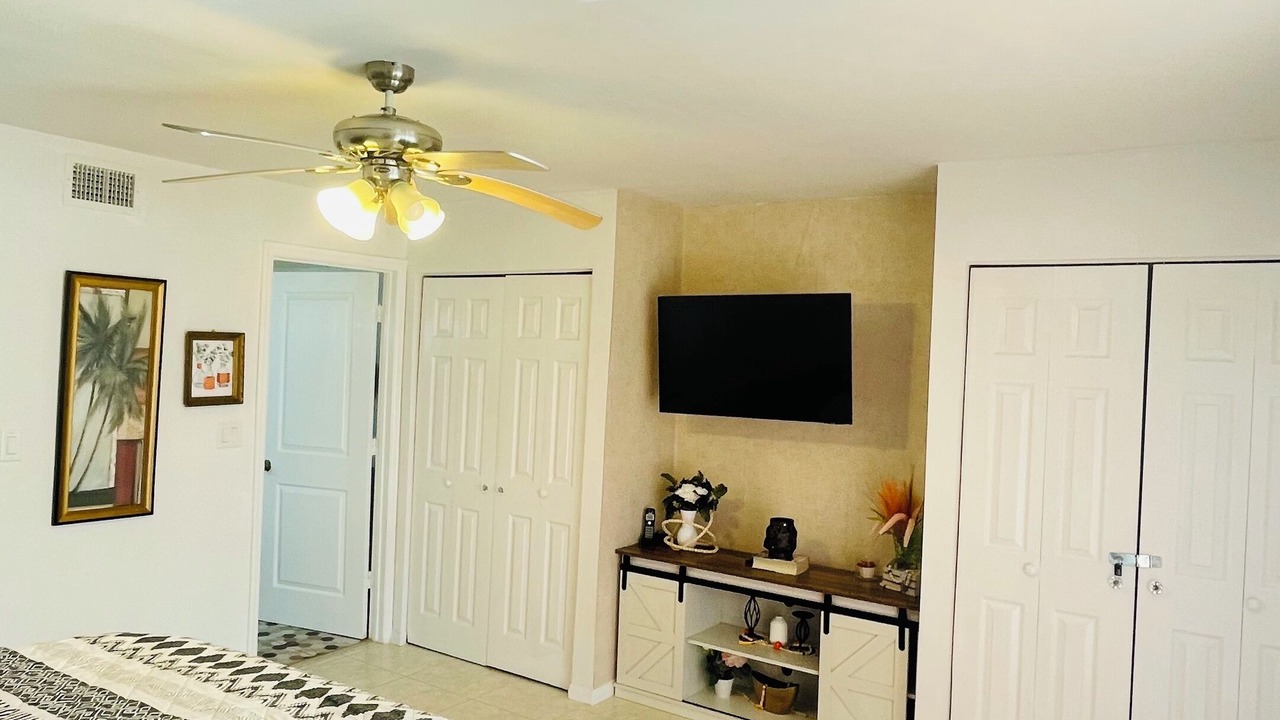 Photo of Bedroom in Bahamia West