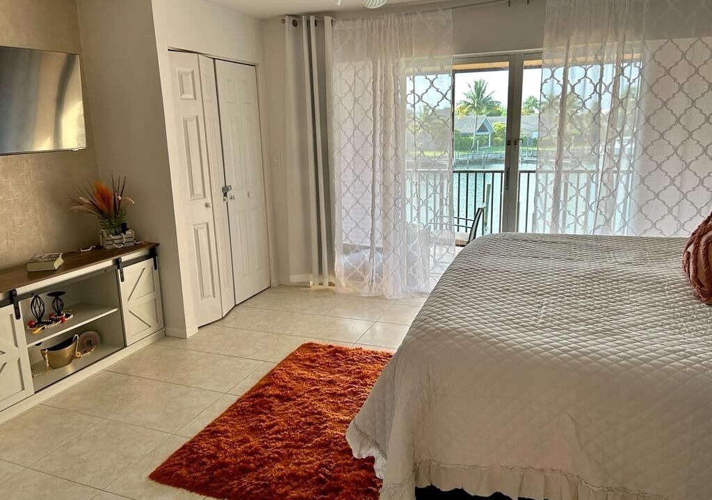 Photo of Bedroom in Bahamia West