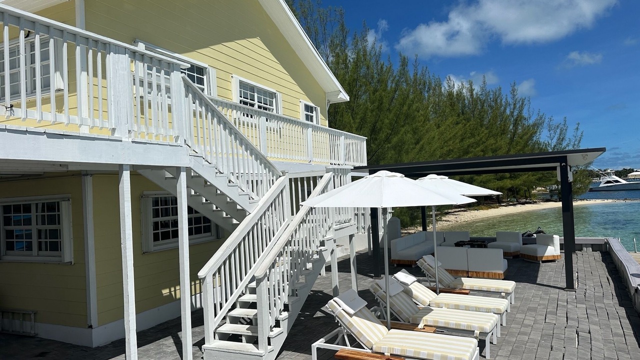 Photo of Patio Balcony in Alice Town