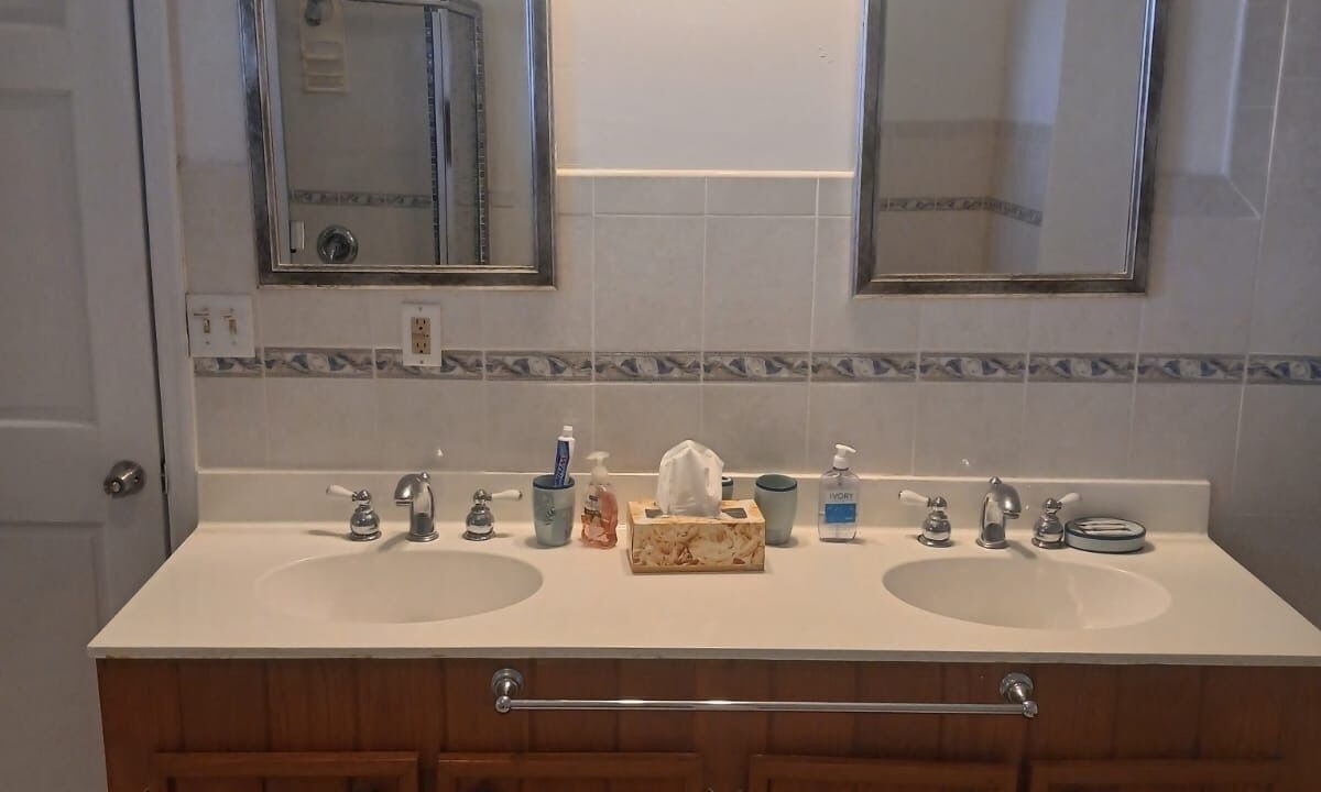 Photo of Bathroom in Rokers Point