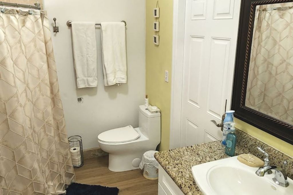 Photo of Bathroom in Alice Town