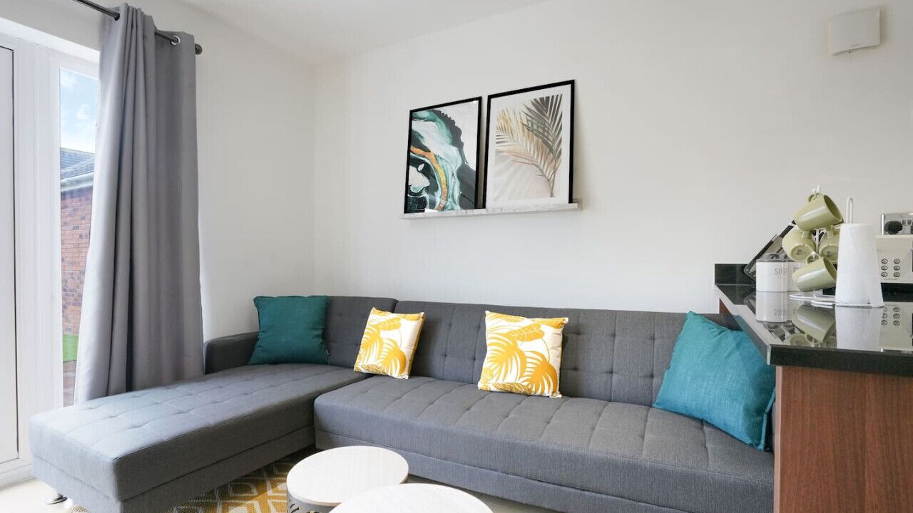 Photo of Livingroom in Newport Pagnell