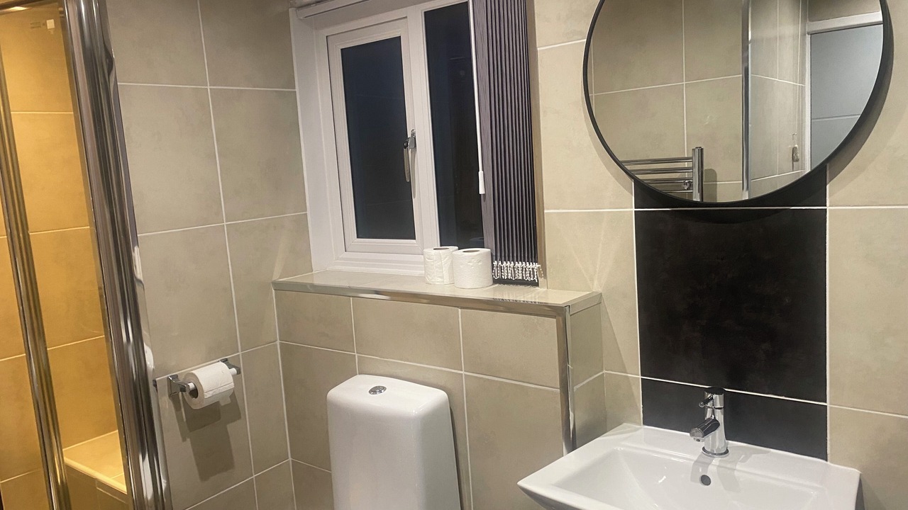 Photo of Bathroom in Newcastle-Under-Lyme