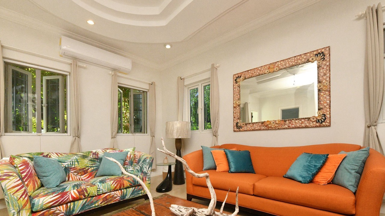 Photo of Livingroom in Dunmore Town