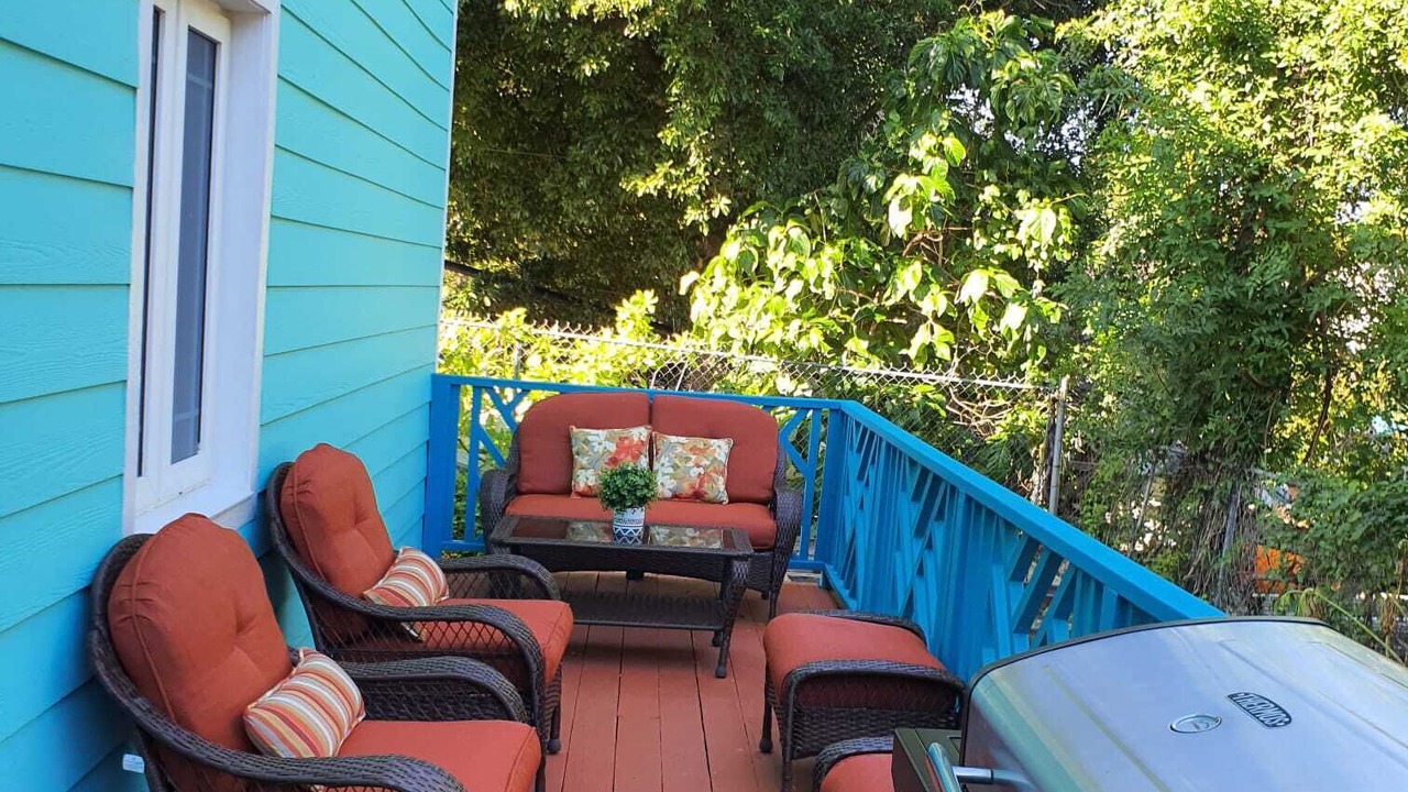 Photo of Patio Balcony in Dunmore Town