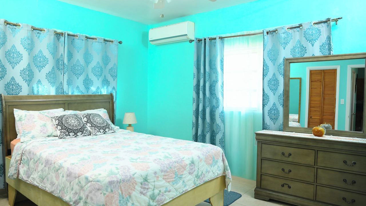 Photo of Bedroom in Rokers Point