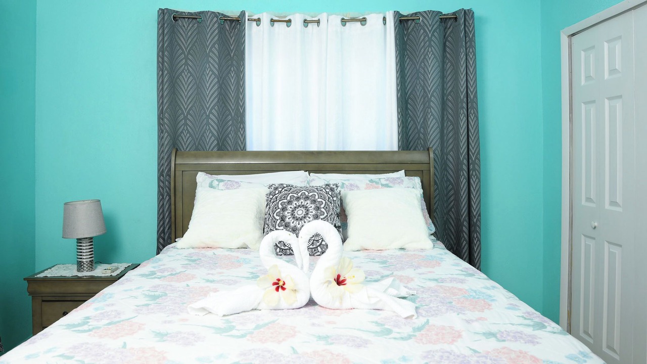 Photo of Bedroom in Rokers Point