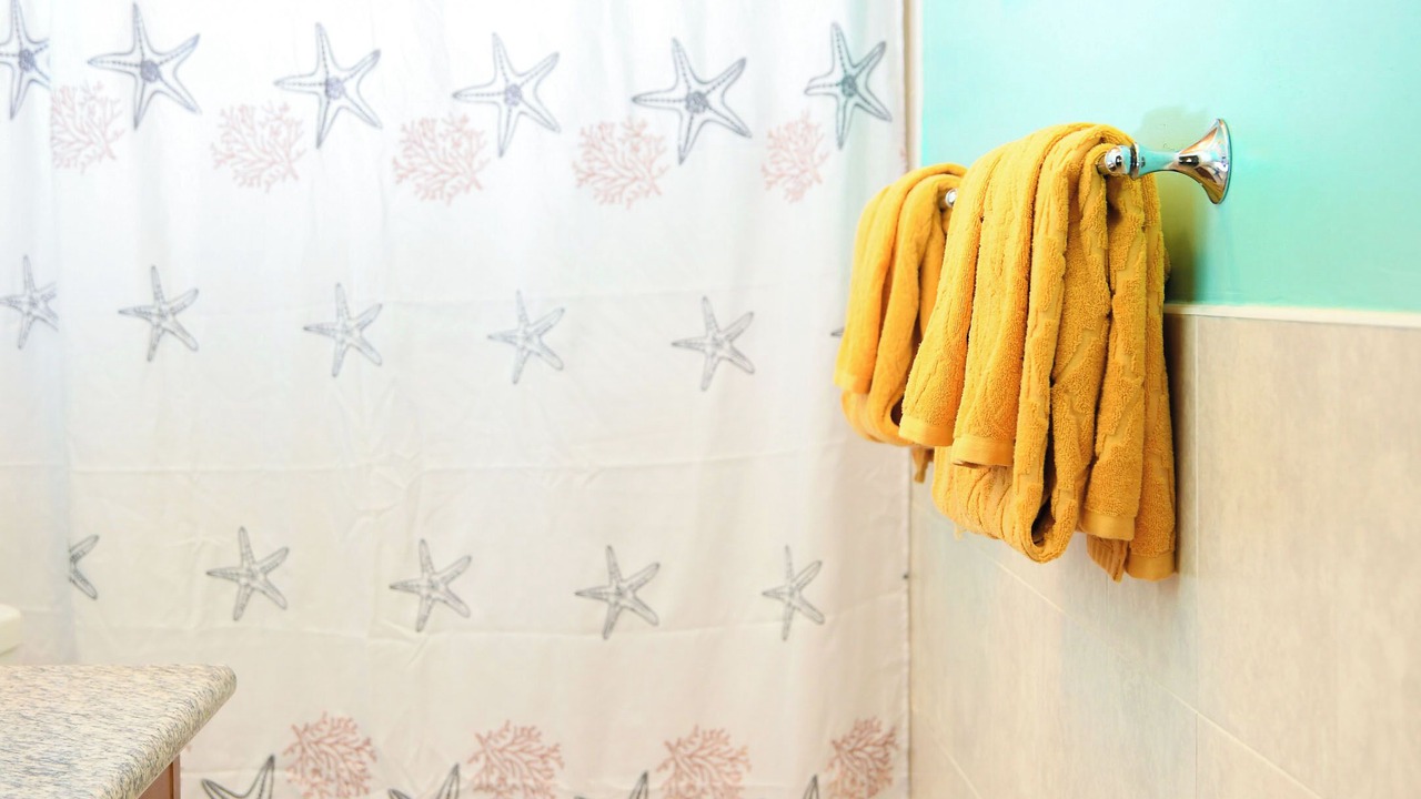 Photo of Bathroom in Rokers Point