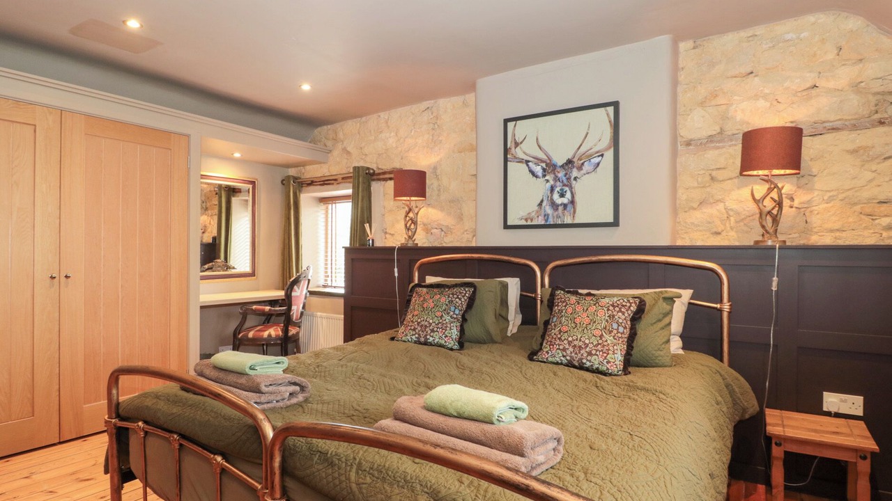 Photo of Bedroom in Broadway