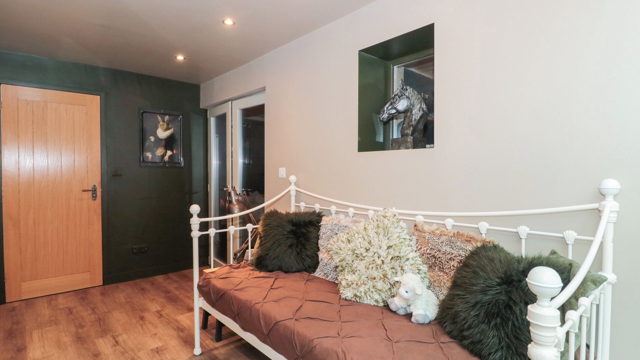 Photo of Bedroom in Broadway