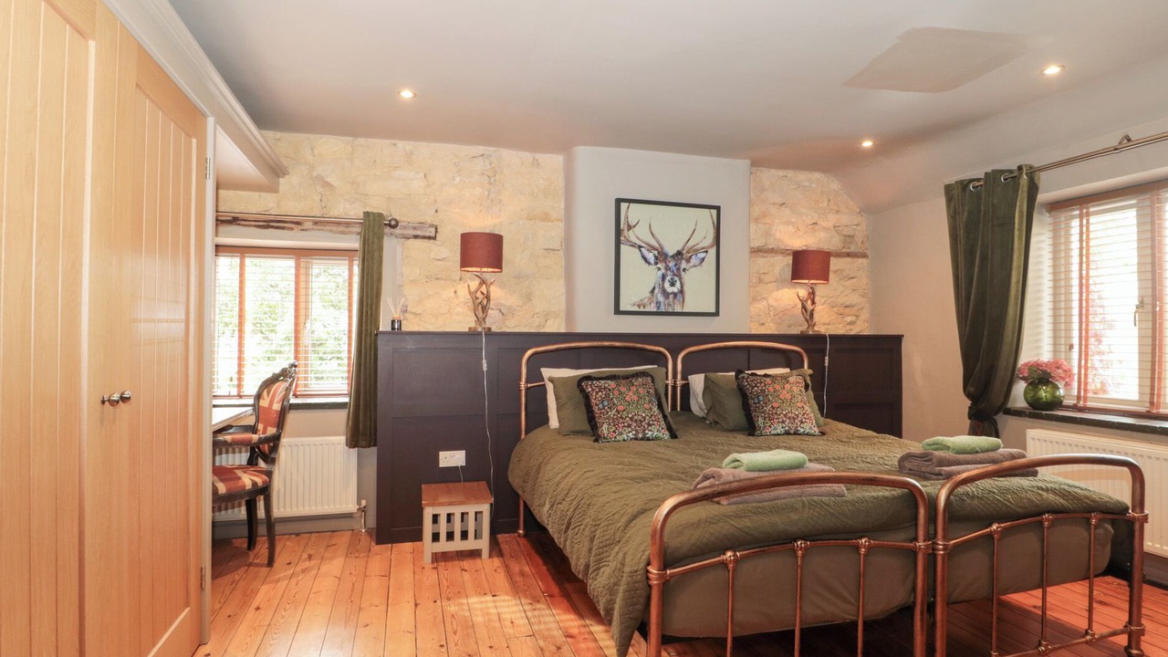 Photo of Bedroom in Broadway