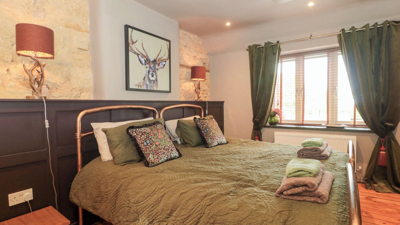 Photo of Bedroom in Broadway