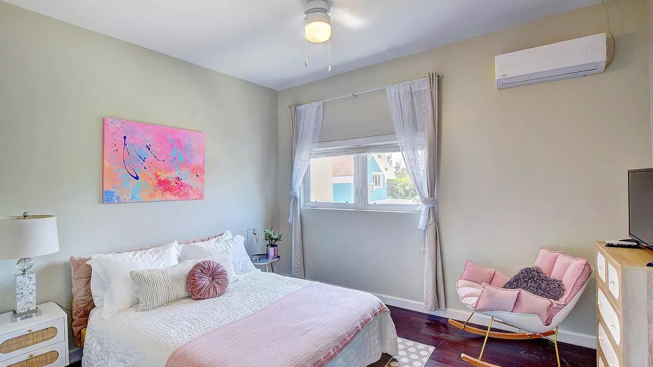 Photo of Bedroom in Nassau