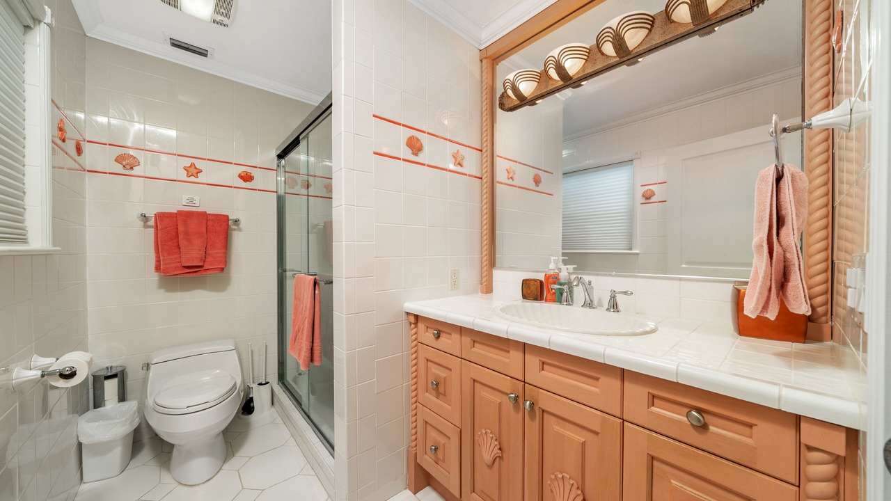 Photo of Bathroom in Lubbers Quarters Cay