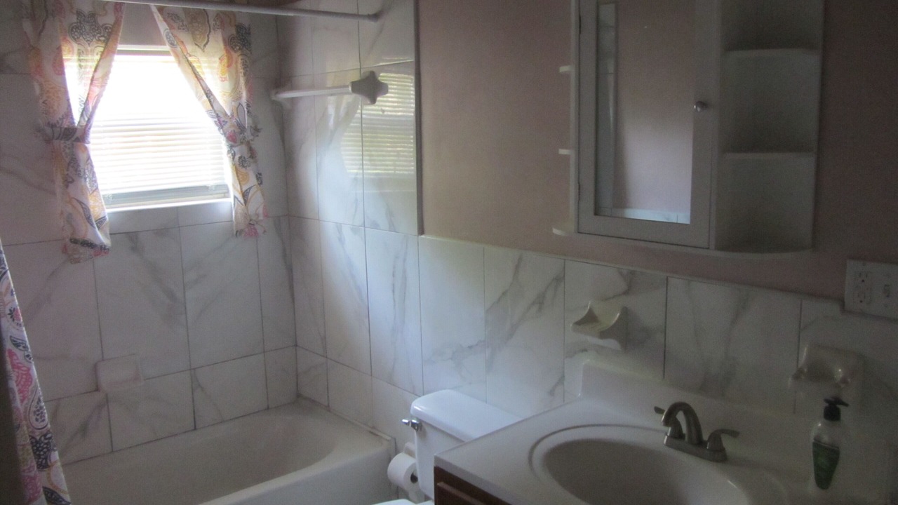 Photo of Bathroom in Tarpum Bay
