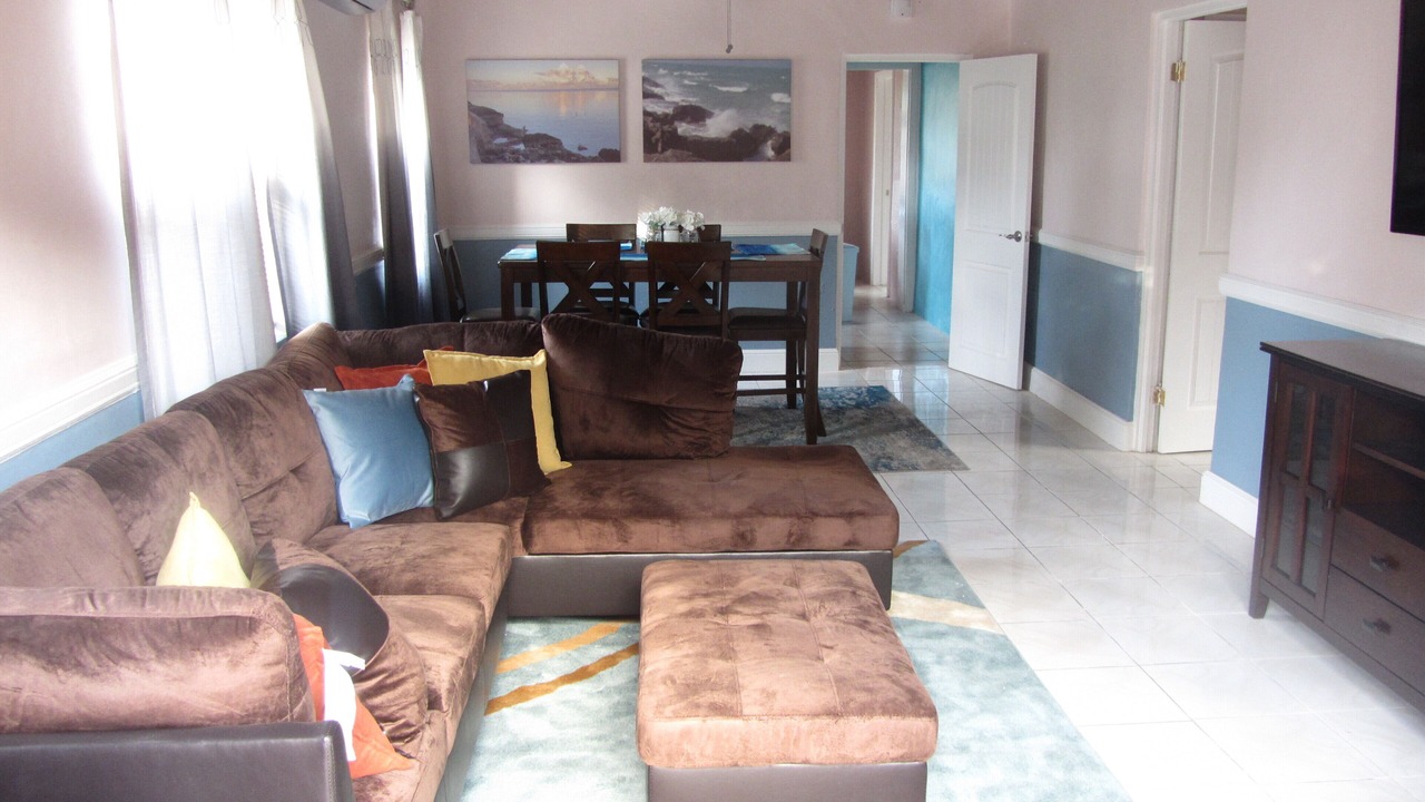 Photo of Livingroom in Tarpum Bay