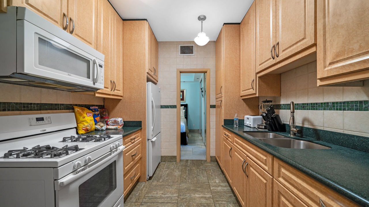 Photo of Kitchen in Lubbers Quarters Cay