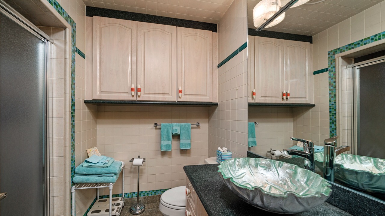 Photo of Bathroom in Lubbers Quarters Cay