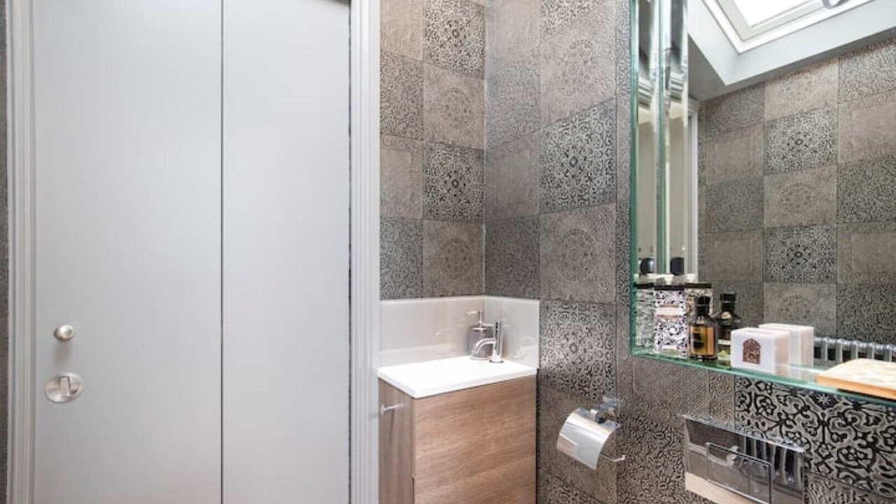 Photo of Bathroom in Ravenscourt Park