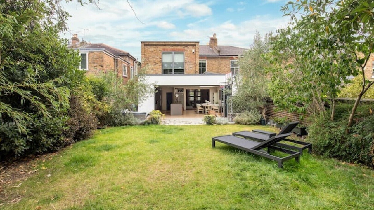 Photo of Patio Balcony in Ravenscourt Park
