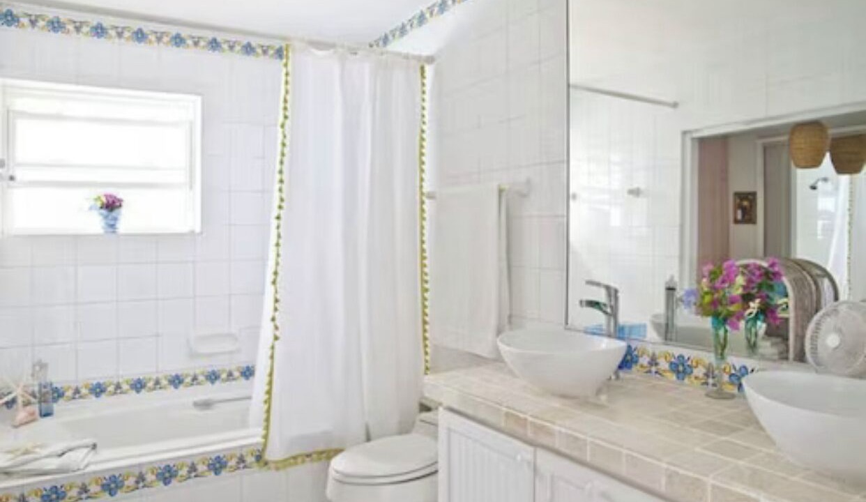 Photo of Bathroom in Nassau