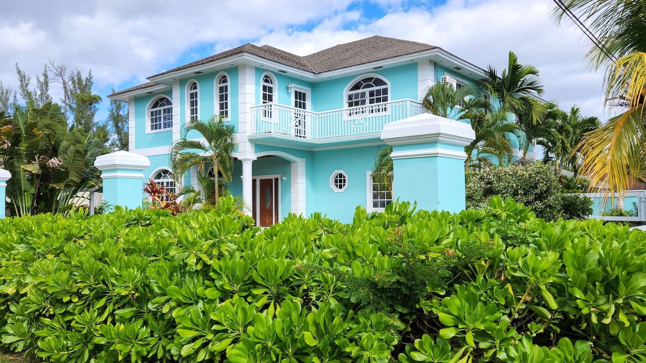 Photo of Outdoor in Coral Harbour